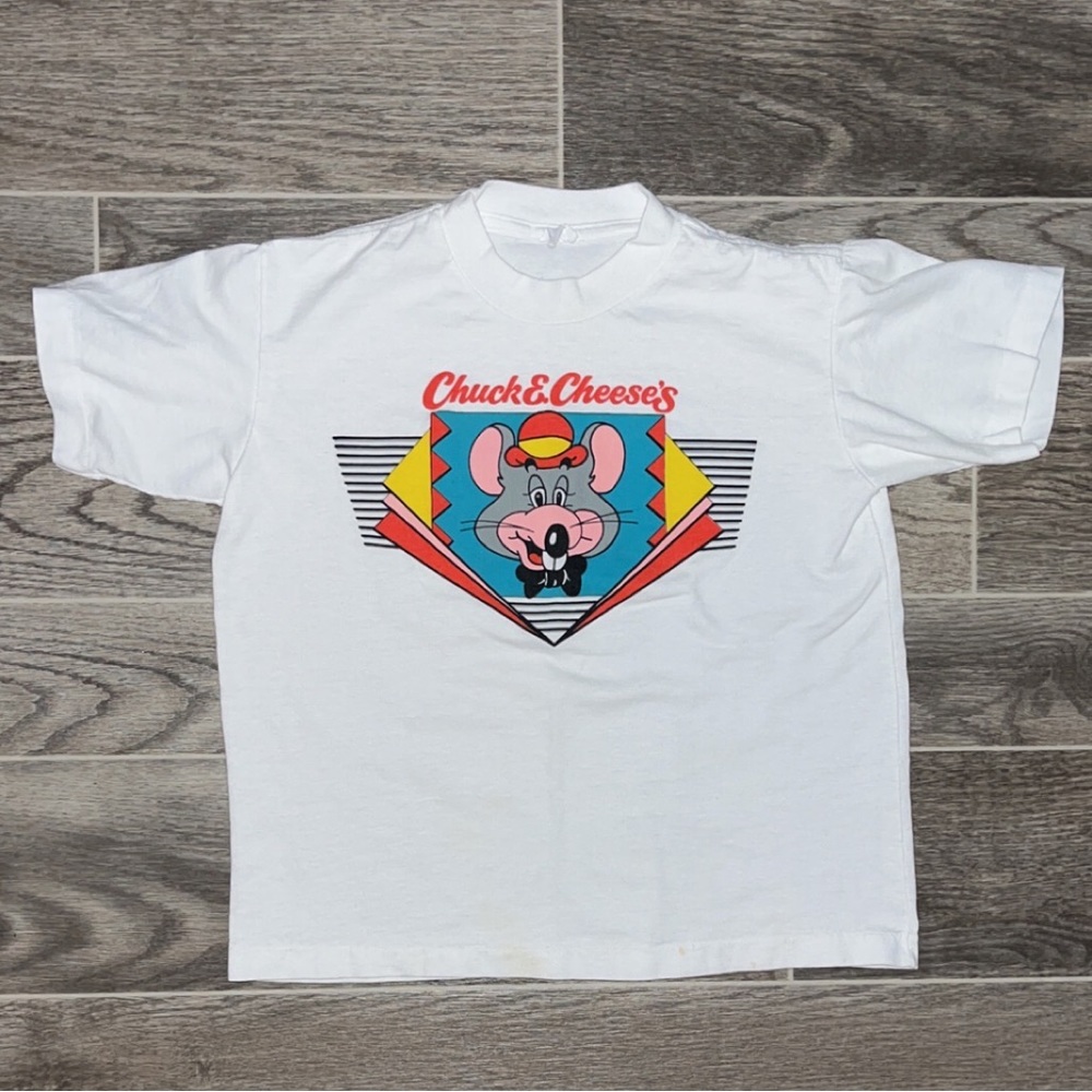Vintage Chuck E Cheese shirt